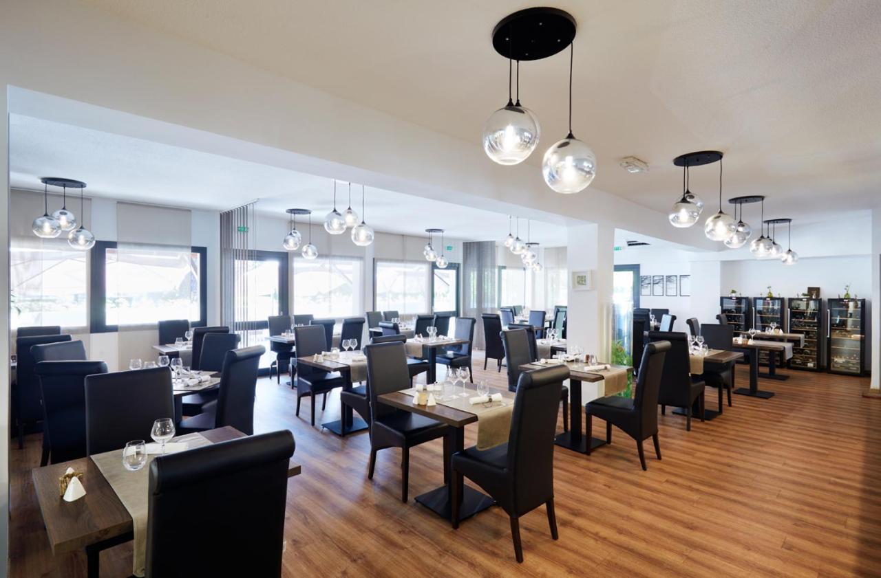 Hotel Logis Des Trois Massifs Claix  Zewnętrze zdjęcie