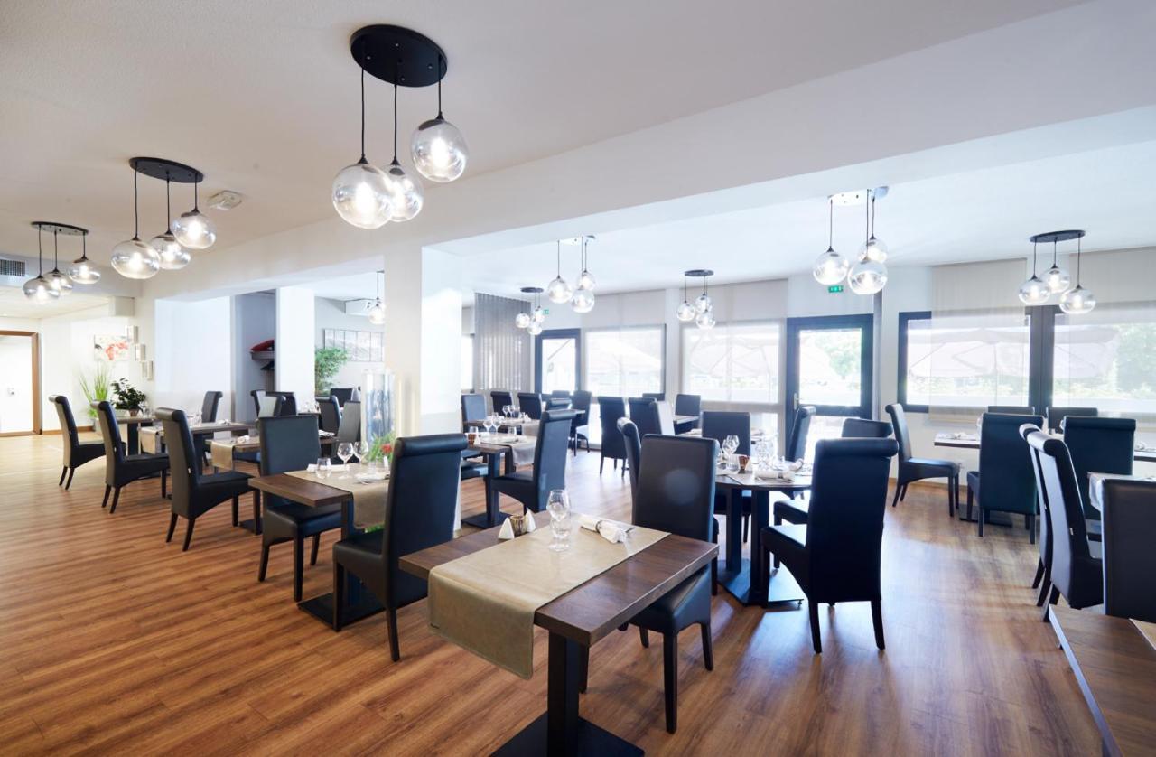 Hotel Logis Des Trois Massifs Claix  Zewnętrze zdjęcie