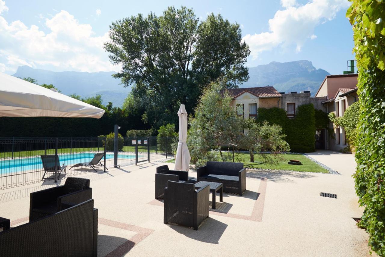 Hotel Logis Des Trois Massifs Claix  Zewnętrze zdjęcie