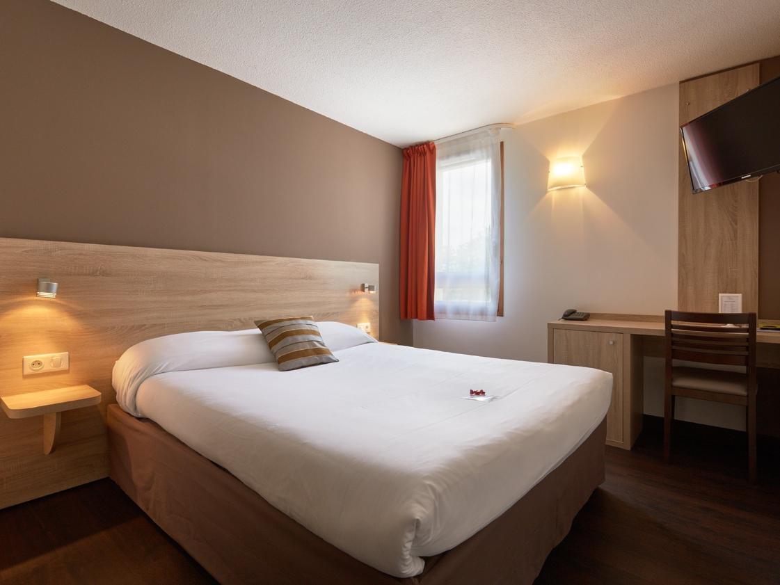 Hotel Logis Des Trois Massifs Claix  Zewnętrze zdjęcie