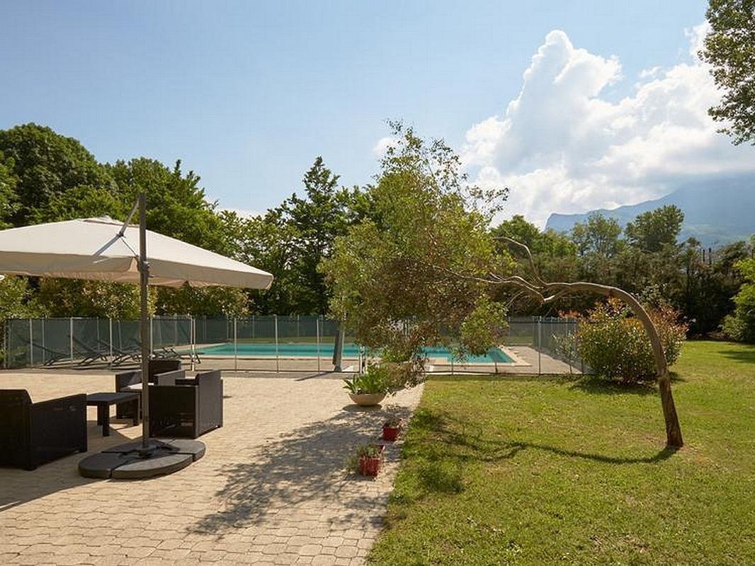 Hotel Logis Des Trois Massifs Claix  Zewnętrze zdjęcie