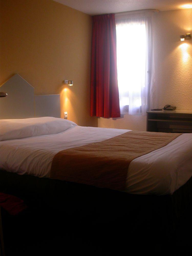 Hotel Logis Des Trois Massifs Claix  Zewnętrze zdjęcie
