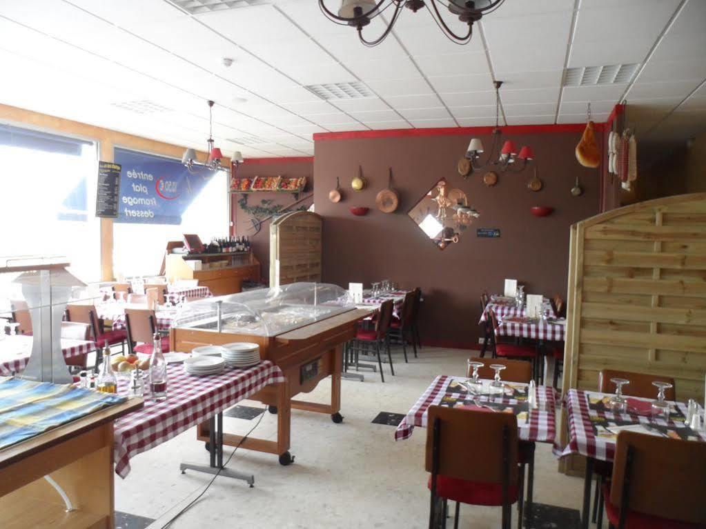 Hotel Logis Des Trois Massifs Claix  Zewnętrze zdjęcie